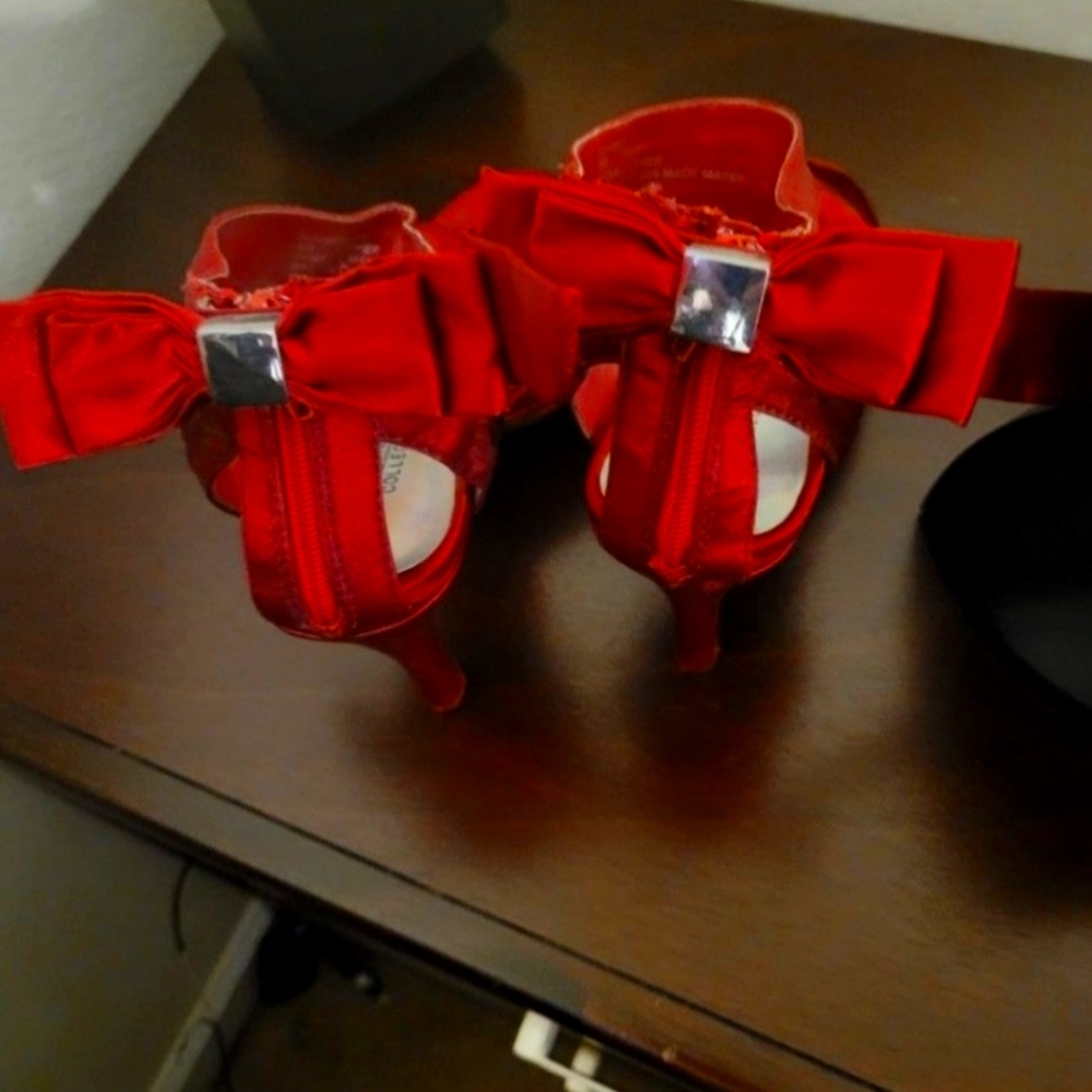 Red heels - Picture 2 of 2